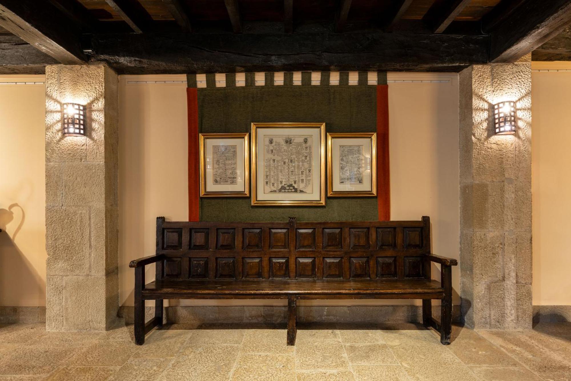 Parador De Sos Del Rey Catolico Luaran gambar