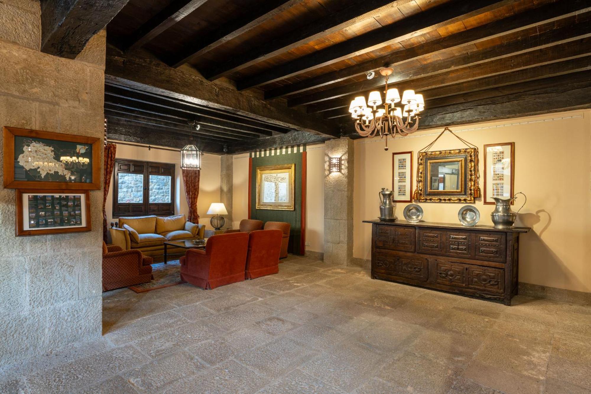 Parador De Sos Del Rey Catolico Luaran gambar