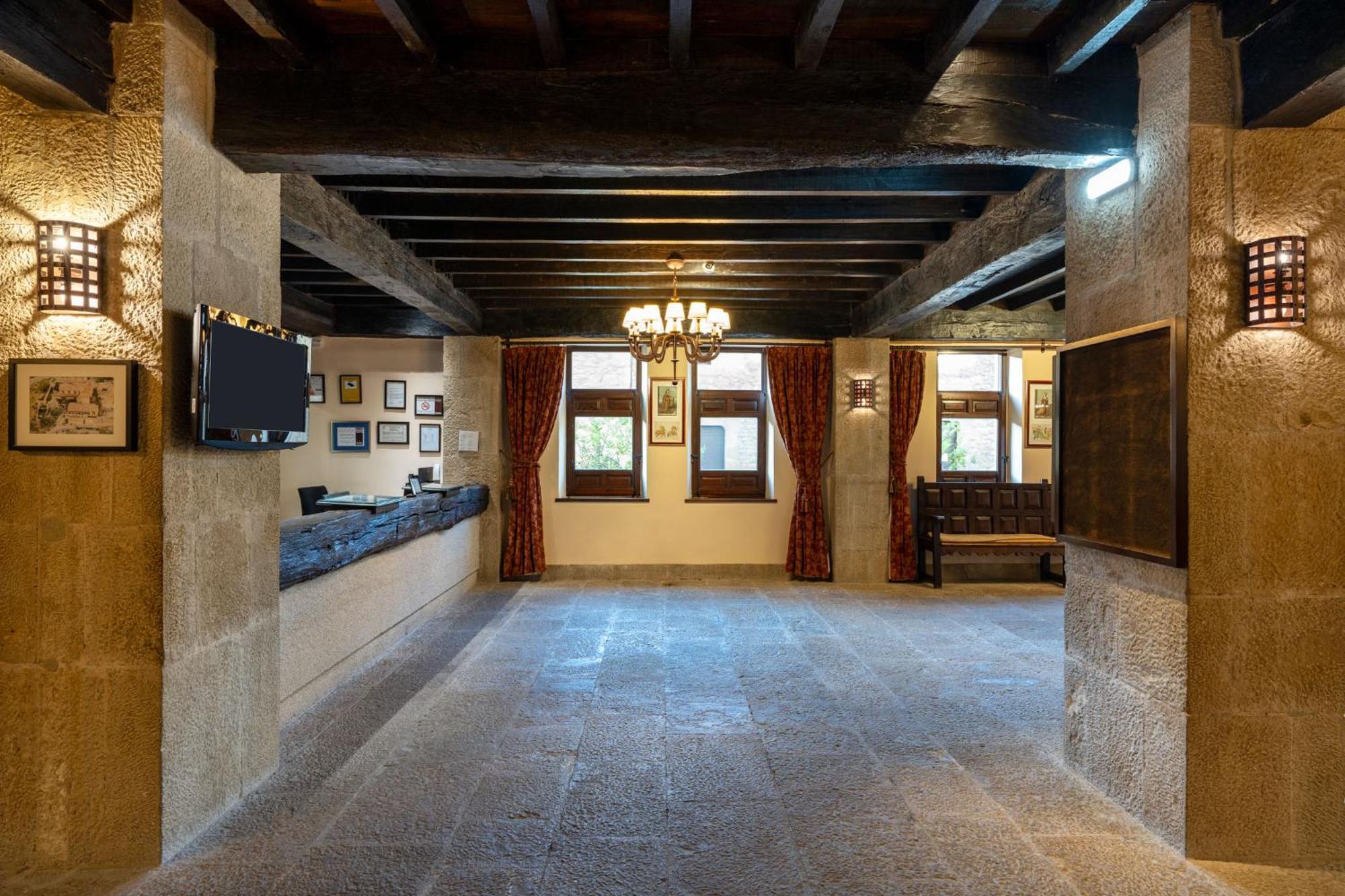 Parador De Sos Del Rey Catolico Luaran gambar